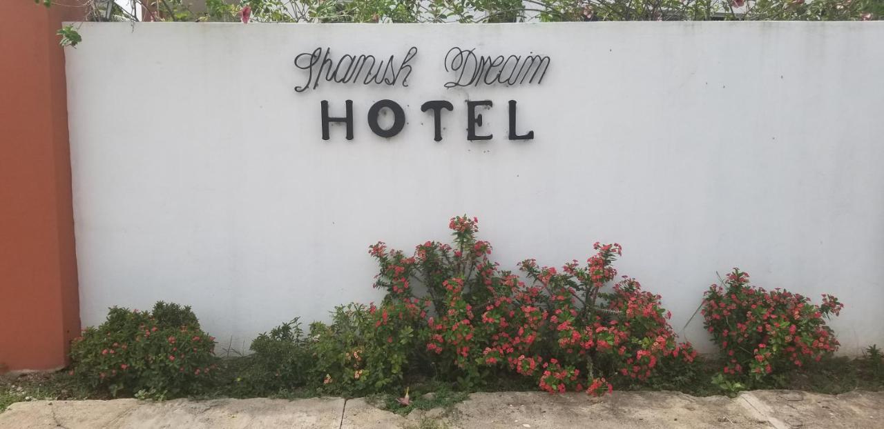 Spanish Dream Hotel Kingston Exterior photo